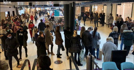 POGLEDAJTE GUŽVU U SCC-U, BLACK FRIDAY GROZNICA U SARAJEVU: Svi zaboravili na mjere