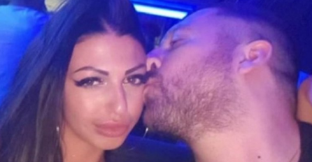 ON JE BIVŠI DEČKO MAJE MARINKOVIĆ: Nimalo ne liči na Janjuša