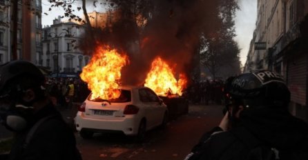 Haos u Francuskoj, pariške ulice u plamenu