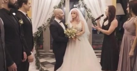 VIDITE LI NEŠTO ČUDNO NA OVOJ SLICI S VJENČANJA: Kad shvatite o čemu se radi VRIŠTAT ĆETE OD SMIJEHA - NAJLUĐE VJENČANJE IKAD (FOTO)