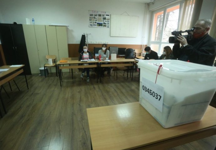 PONOVLJENI IZBORI U NOVOM GRADU: Do 16.00 sati glasalo 100 birača