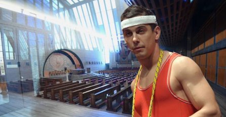 Valentić se naljutio na Stožer pa upao u crkvu i vježbao, video je odmah obrisao: 'Ispričavam se'