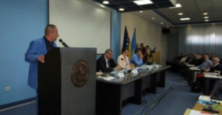 Pada vlada u TK: Sakupljeno 18 potpisa