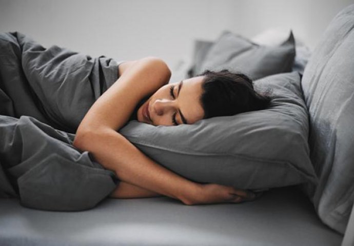 STRUČNJACI TVRDE: Evo zašto bi svi trebali spavati u HLADNIJOJ SOBI