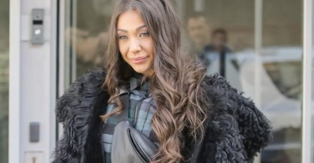 SANJA VUČIĆ NASLIJEDILA TALENAT OD MAJKE, A EVO KAKO ONA IZGLEDA: Kao da su sestre (FOTO)