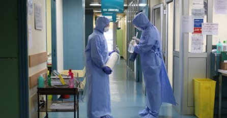 Sedam dana nije imala nijedan simptom, a onda je osmi dan završila na kisiku