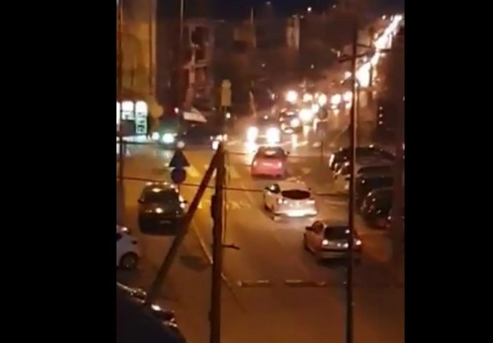 Šta se dešava u Crnoj Gori? Kolone automobila, zastave, litije, skandiranja... 