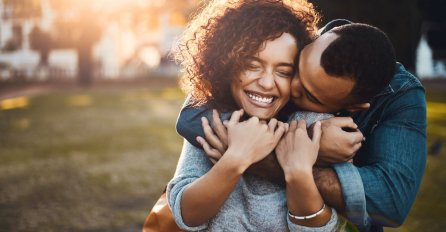 VJEROVALI ILI NE: Ovih 6 ženskih „mana“ muškarci obožavaju