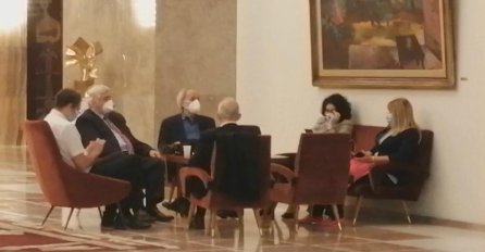 NOVE MJERE ZA PRAZNIKE: Krizni štab zasjeda u petak, EVO KOJA NOVA PRAVILA SPREMAJU!