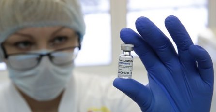 Svi koji prime RUSKU VAKCINU morat će da se ODREKNU OVE DVIJE STVARI: Dok se ne prime obje doze, ovo su PRAVILA