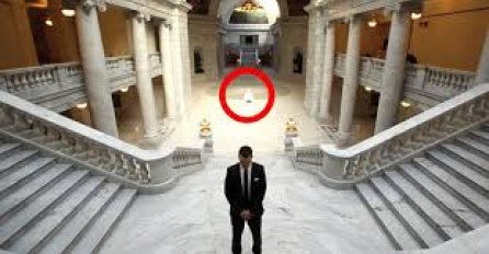 Čekao je da stigne mlada. Pogledajte njegov izraz lica kada se okrenuo…