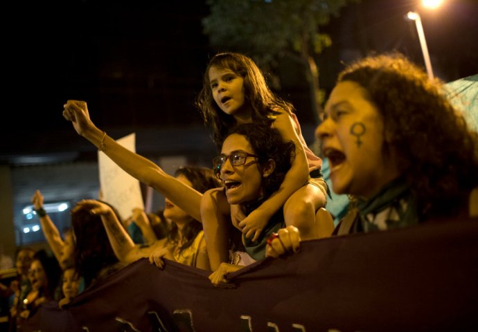 ARGENTINA IZGLASALA LEGALIZACIJU ABORTUSA!