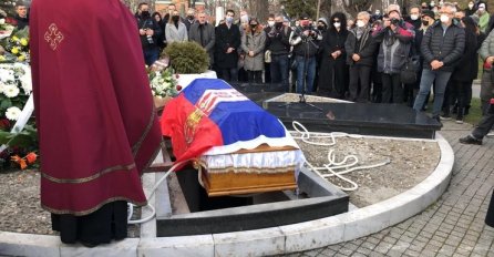 SUPRUGA I KĆERKA TIKE ARSIĆA SKRHANE OD TUGE, zaplakale kad su čule ovu pjesmu: Suze i jecaji, PRIZOR KIDA DUŠU