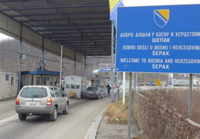 Zatraženo uvođenje obaveznog PCR testa na granici BiH i za državljane iz regiona