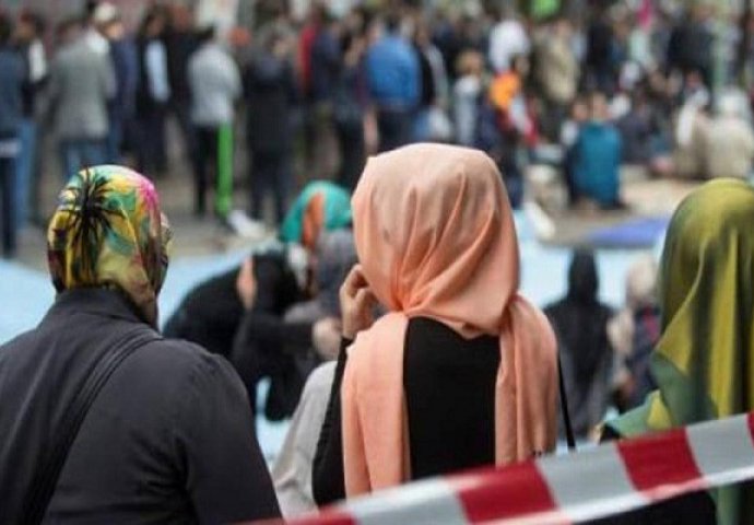 AUSTRIJA UKIDA ZABRANU NOŠENJA MARAMA U OSNOVNIM ŠKOLAMA!