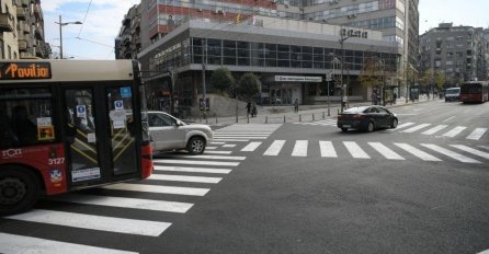 Beograđani ismijavaju novi pješački prelaz u centru grada: Ovo je haos, kao da je neko "naduvan" pravio projekat (FOTO)