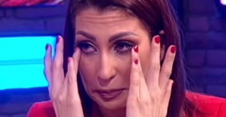 HITNA I POLICIJA DOŠLI PO NADEŽDU! Oglasila se njena majka Slavica u suzama: NADEŽDA SE...