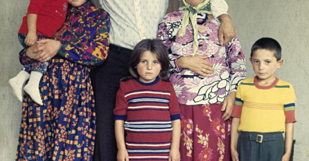 FOTOGRAFIJA O KOJOJ PRIČA CIJELI SVIJET: Ko se nalazi na njoj? EVO ŠTA JE PRAVA ISTINA