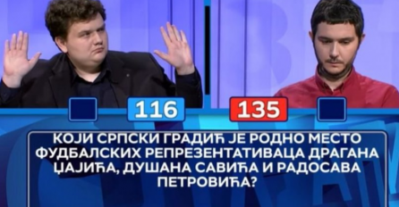 Digao ruke u vis, PREDAJE SE: Protivnik klikće mišem, a njegova reakcija je PRESMIJEŠNA (VIDEO)