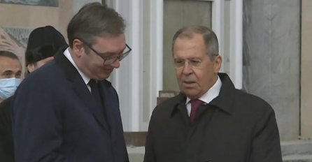 SASTALI SE LAVROV I VUČIĆ: Predsjednik Srbije izašao pred medije IZGOVORIO JEDNU REČENICU