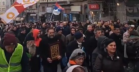 Prodavnice zatvorene, okupljanja zabranjena, a u centru Beograda HILJADE LJUDI ŠETA BEZ MASKE