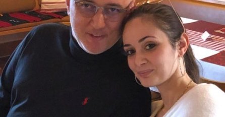 KO JE TAŠKETOVA KĆERKA KOJA SE UDALA ZA 20 GODINA STARIJEG, NJOJ JE VIKI MAĆEHA: Ljepotom oduzima dah, a tek da čujete čime se bavi (FOTO)