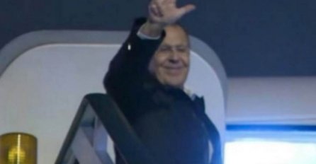 Sergej Lavrov: Pri ulasku u avion podigao tri prsta