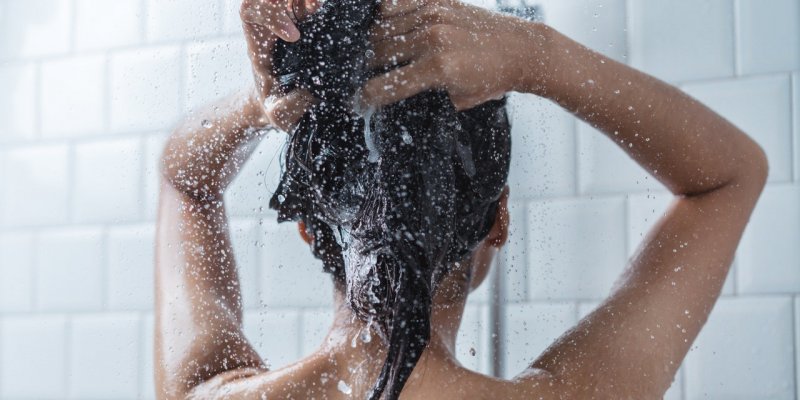 woman-washing-hair