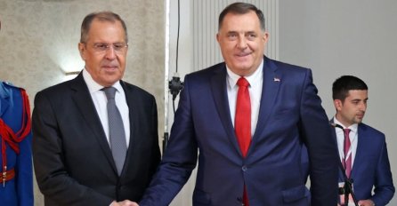 Dodik Lavrovu poklonio 300 godina staru ikonu, Ukrajinci u šoku: ‘Pa to je naše, odakle vam?!‘