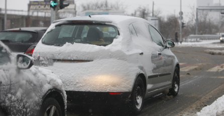PRESTANITE ODMAH! Ono što svi radimo ujutru kada ZAGRIJAVAMO auto UNIŠTAVA njegov motor