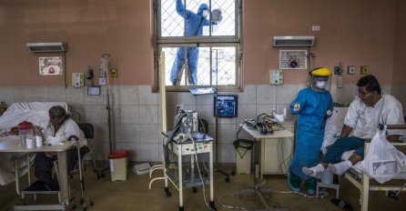 Nakon 30 godina braka, držeći se za ruke bračni par preminuo od Covida 19: Tužna priča iz Texasa