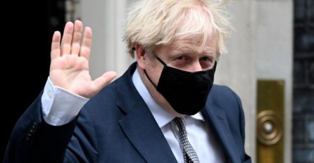 Johnson sazvao hitan sastanak zbog novog soja koronavirusa