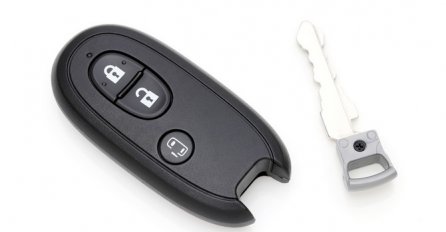 KLJUČEVI AUTOMOBILA imaju jednu caku za koju NIKO NE ZNA: Evo šta će se desiti kada DVA PUTA STISNETE DUGME ZA OTKLJUČAVANJE