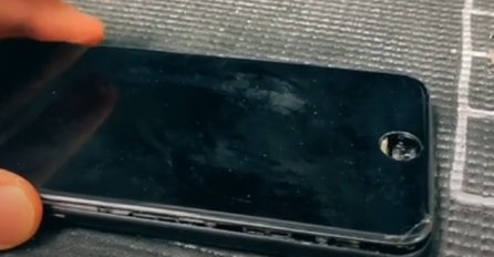 "Muž mi je ostavio svoj telefon da ga popravim i pronašao sam SKRIVENU PORUKU": Da li da ODMAH JAVIM NJEGOVOJ ŽENI?