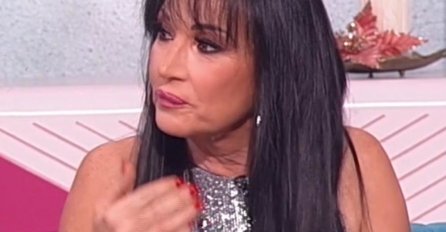 GOCA ODSELILA NA SELO I BRINE O MAJCI, PROGNOZE NISU DOBRE: Evo šta joj se desilo, PJEVAČICA U SUZAMA