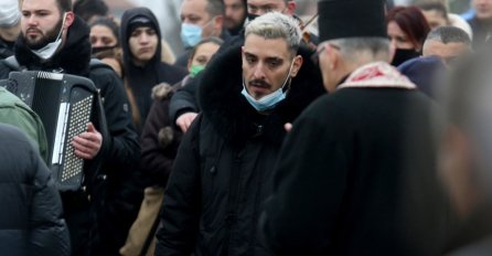 DARKO LAZIĆ PROGOVORIO O LJEKARU KOJI MU JE OPERISAO OCA: "On je otišao na operaciju zdrav, probudio se iz anestezije, a onda mu je..."