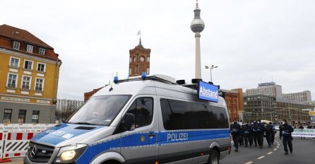 Protesti u Njemačkoj zbog mjera protiv širenja COVID-a