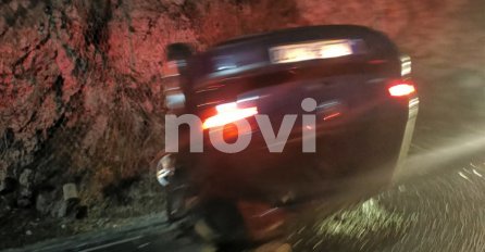 NOVI.BA NA LICU MJESTA/NESREĆA U KONJICU: AUTOMOBIL ZAVRŠIO NA KROVU