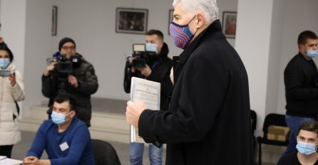 Kad je sabrao rezultate izbora, ČOVIĆ počeo da mijenja boje: Probosanske stranke za sada imaju potrebnih 18 vijećnika za izbor gradonačelnika!