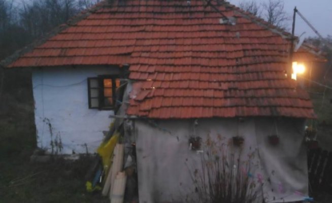 165157-summer-sunset-sun-water-plants-yellow-orange-blue-black-nature-june-clouds-silhouette-748x468