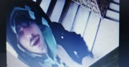 Prepoznajete li lopova koji je u Starom gradu pokušao da provali u stan? VLASNIK NUDI NAGRADU (SNIMAK SA NADZORNE KAMERE)