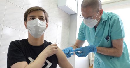 ANA BRNABIĆ IMA NOVU FRIZURU, DRUŠTVENE MREŽE BRUJE: A evo kako je ona NEKAD IZGLEDALA, žestoka promjena