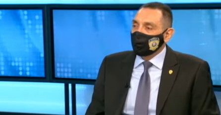 “Samouhapsi se”: Vulinova izjava kojoj se smije cijela Srbija