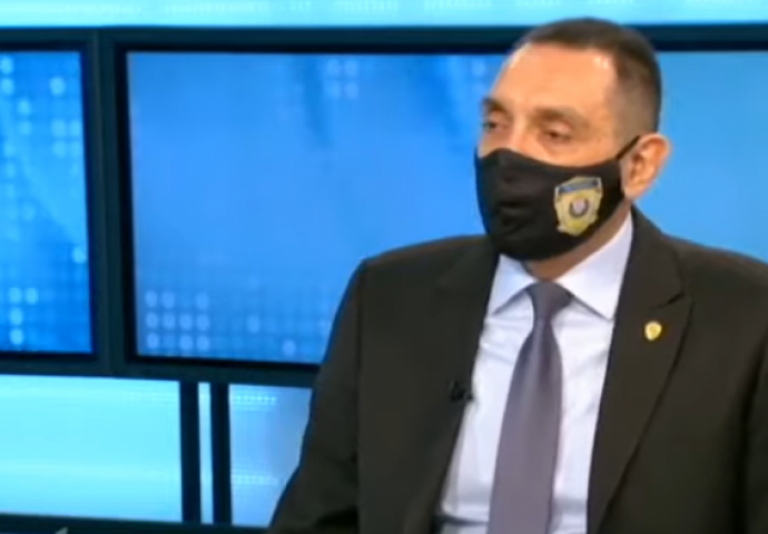 “Samouhapsi se”: Vulinova izjava kojoj se smije cijela Srbija