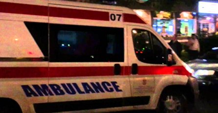 DRAMA U CENTRU GRADA: Sudar automobila i trolejbusa prerastao u tuču, DVOJE DJECE POVRIJEĐENO