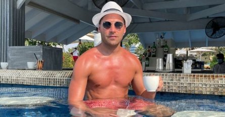DUŠKO TOŠIĆ U DUBAIJU UŽIVA KAO NIKADA: Objavio sliku iz bazena, a sada se oglasila I KARLEUŠA! SLIKA O KOJOJ SVI GOVORE (FOTO)
