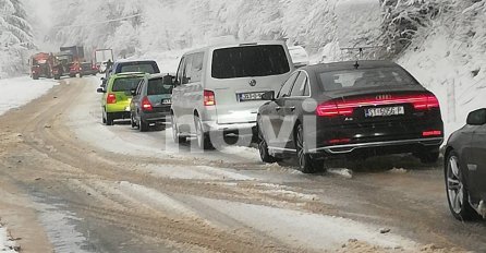 SAOBRAĆAJNA NESREĆA NA IVAN SEDLU: Nastale velike kolone