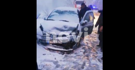 STIGLI DETALJI NESREĆE NA IVAN SEDLU, 1 osoba povrijeđena: Putevi zatrpani snijegom (VIDEO SA LICA MJESTA)
