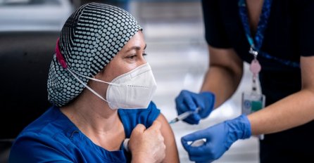 LAVINA KOMENTARA o "lažnoj vakcinaciji" i "misteriji nestanka igle" utišana je NAJJEDNOSTAVNIJIM OBJAŠNJENJEM: Evo o čemu se zapravo radi