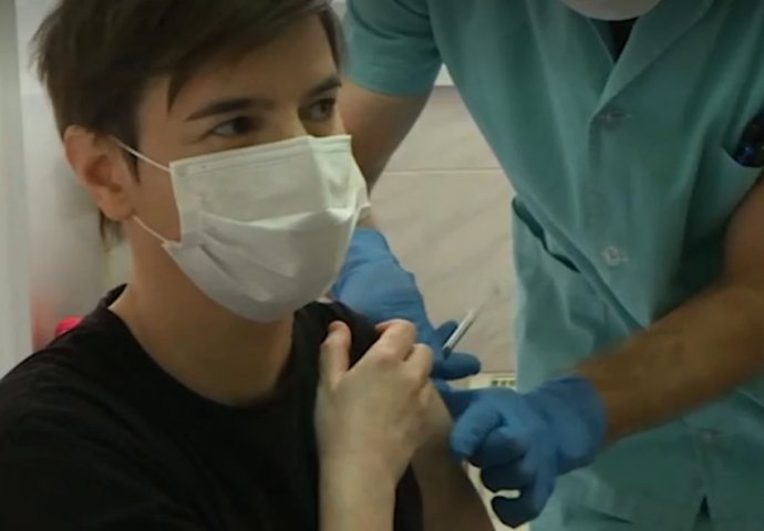 DAJU PRIMJER DRUGIMA: Vakcinu protiv korone primili brojni SVJETSKI ZVANIČNICI